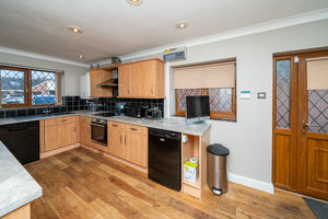 BREAKFAST KITCHEN- click for photo gallery